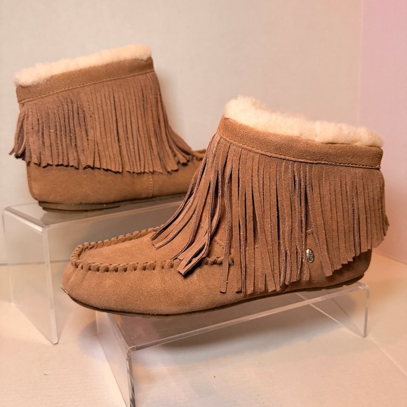 EMU Australia Shoes - Emu Australia Suede Fringe Cayote Sheepskin Moccasin Boots Women's 6 Men's 5